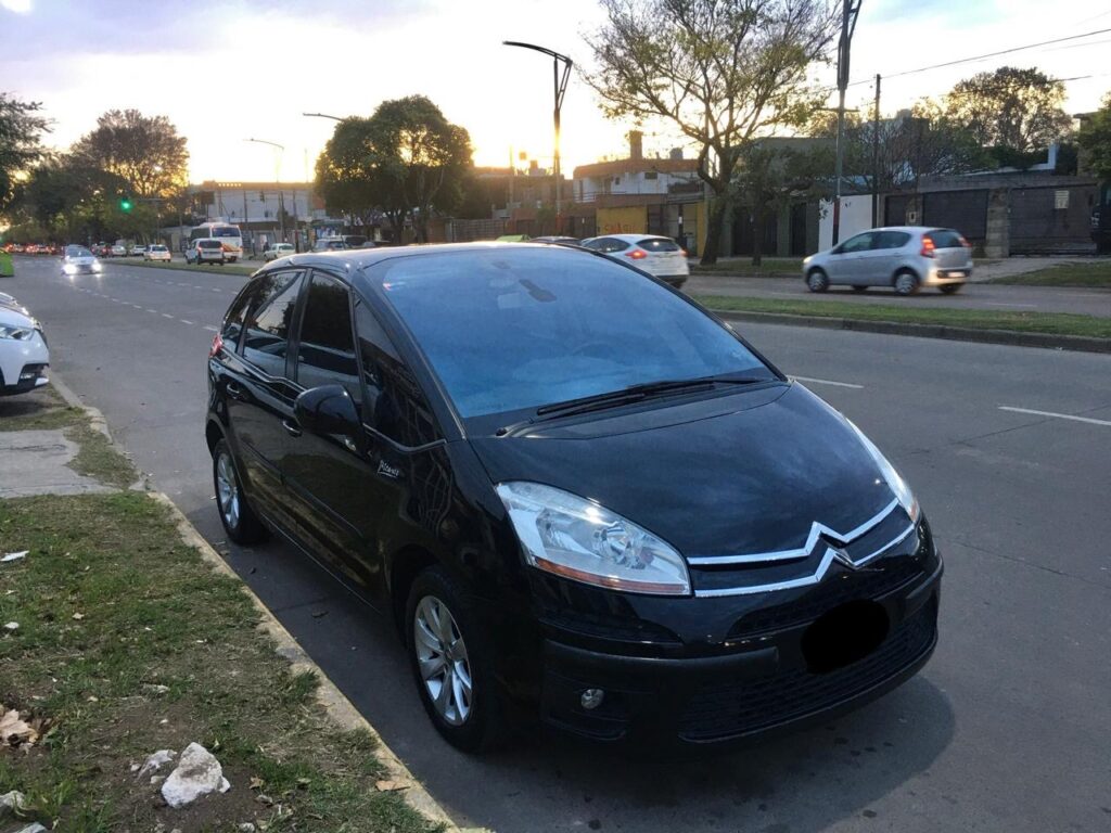 c7e21a27-4036-48e3-b3ad-182b41c32c3c